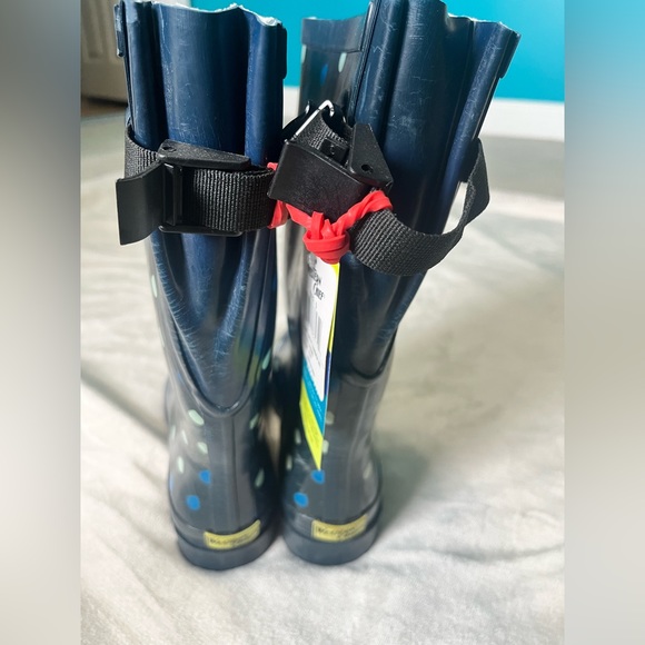 NWT: Western Chief Adult Rain Boots- Raindrop Dot Blue, Adjustable Strap, Size 9 - Picture 4 of 16